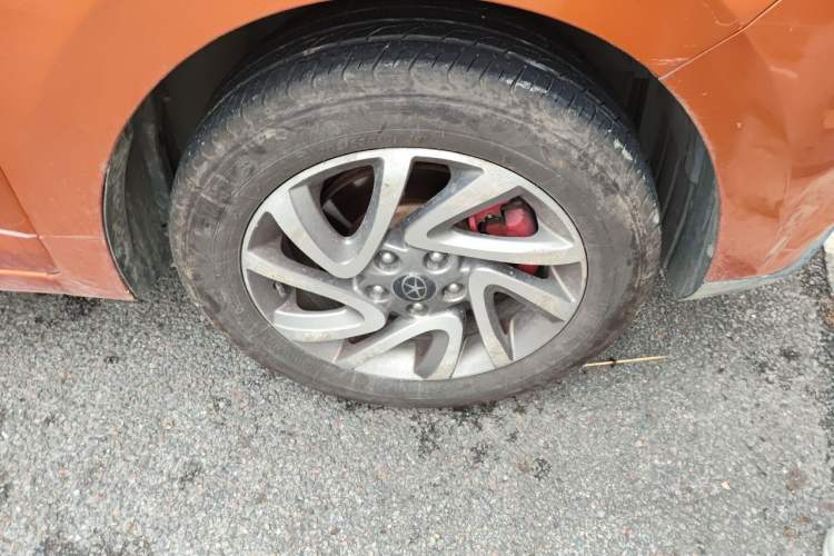 Used JAC Group Refine S2 2015 1.5L Manual Luxury Smart Model Right Front Wheel Hub
