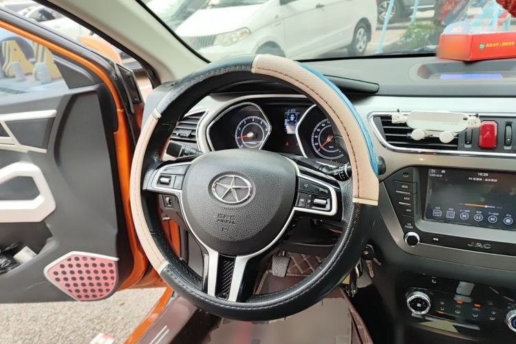 Used JAC Group Refine S2 2015 1.5L Manual Luxury Smart Model Steering Wheel