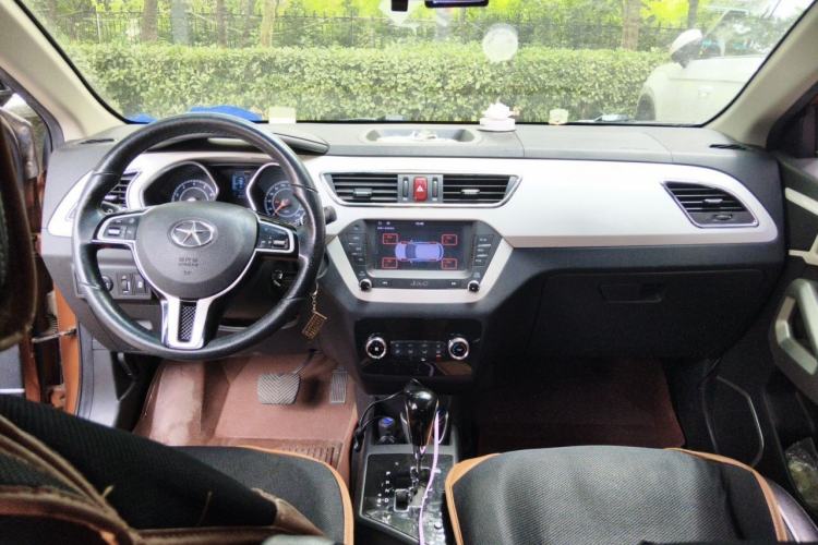 Used JAC Group Refine S2 2015 1.5L CVT Luxury Smart Version Center Console