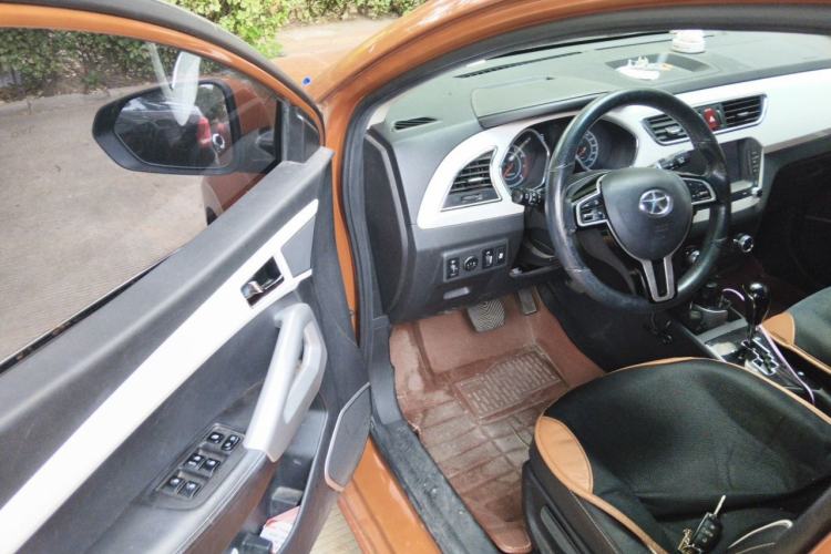 Used JAC Group Refine S2 2015 1.5L CVT Luxury Smart Version Driver Seat