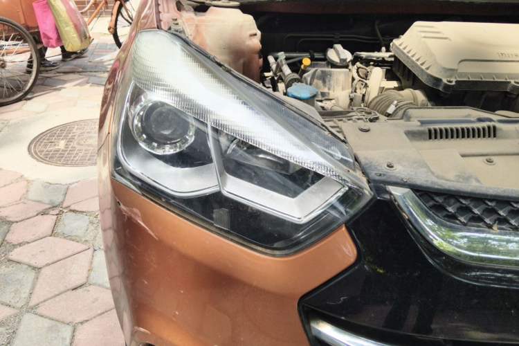 Used JAC Group Refine S2 2015 1.5L CVT Luxury Smart Version Right Front Headlight