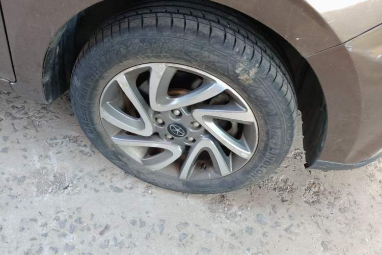 Used JAC Group Refine S2 2015 1.5L Manual Luxury Model Right Front Wheel Hub