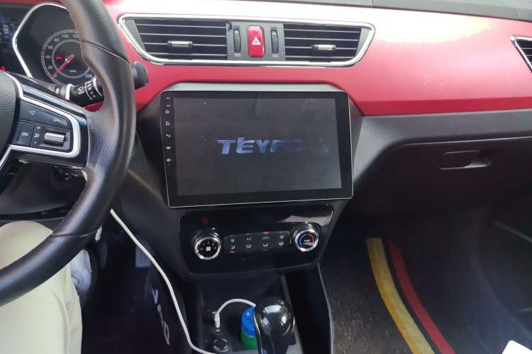 Used JAC Group Refine S2 2015 1.5L CVT Luxury Edition Audio And AC Panel
