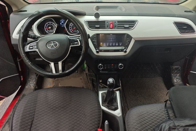 Used JAC Group Refine S2 2015 1.5L Manual Luxury Model Center Console