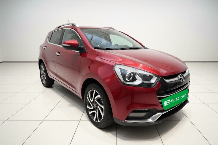 Used JAC Group Refine S2 2015 1.5L Manual Luxury Model Front Right 45 Deg