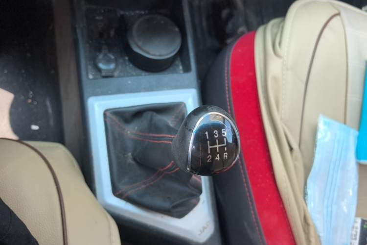 Used JAC Group Refine S2 2015 1.5L Manual Luxury Model Gear Lever