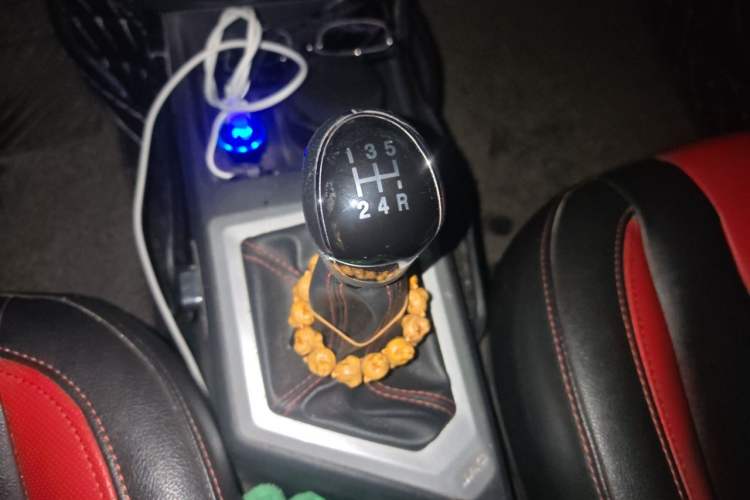 Used JAC Group Refine S2 2015 1.5L Manual Luxury Smart Model Gear Lever
