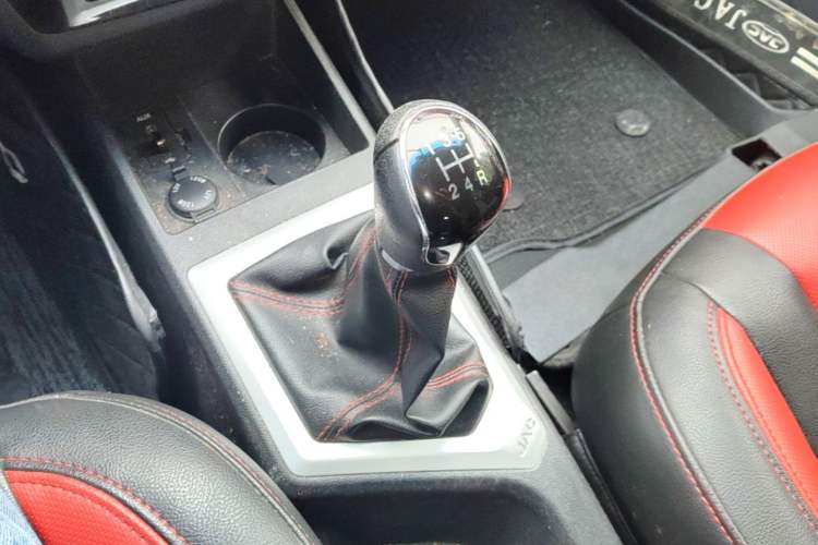 Used JAC Group Refine S2 2015 1.5L Manual Luxury Model Gear Lever