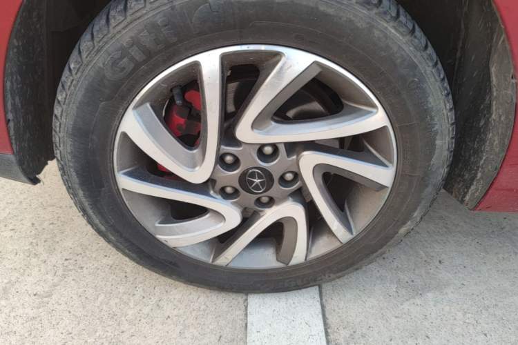 Used JAC Group Refine S2 2015 1.5L Manual Luxury Smart Model Left Front Wheel Hub