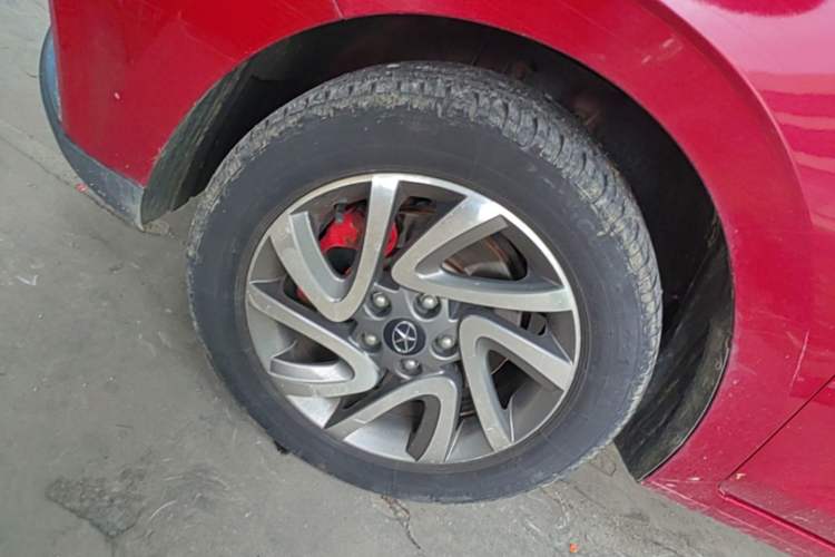 Used JAC Group Refine S2 2015 1.5L CVT Luxury Smart Version Left Front Wheel Hub