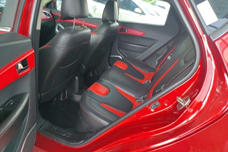 Used JAC Group Refine S2 2015 1.5L CVT Luxury Smart Version Left Rear Seat