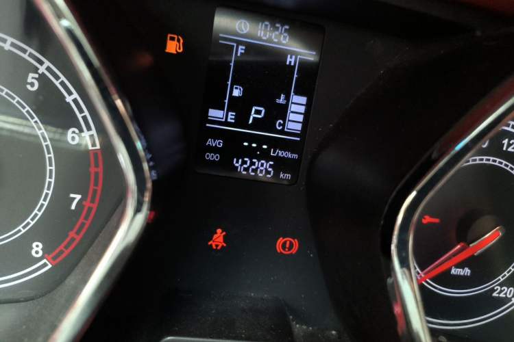 Used JAC Group Refine S2 2015 1.5L CVT Luxury Smart Version Odometer Close Up