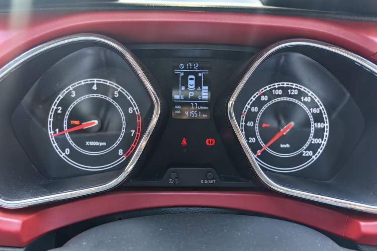 Used JAC Group Refine S2 2015 1.5L CVT Luxury Edition Odometer Close Up