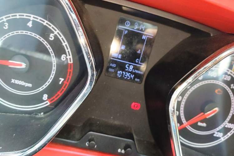 Used JAC Group Refine S2 2015 1.5L Manual Luxury Model Odometer Close Up