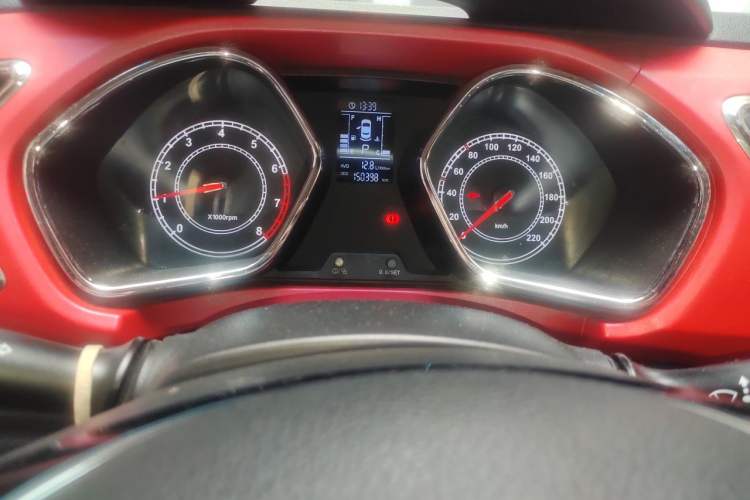 Used JAC Group Refine S2 2015 1.5L CVT Luxury Smart Version Odometer Close Up