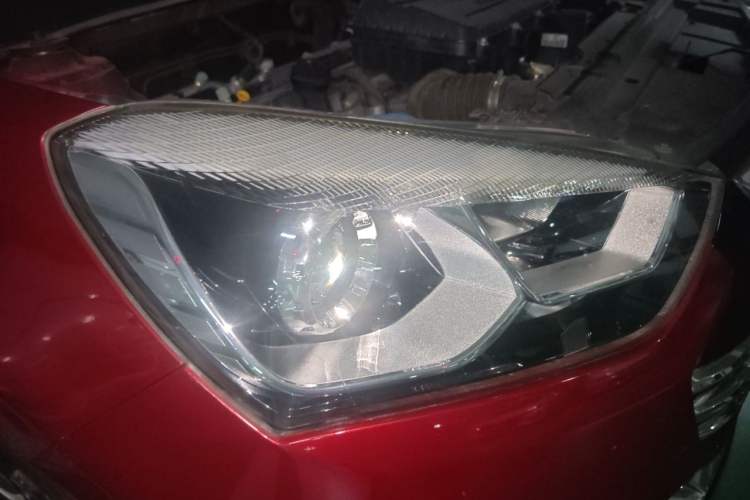 Used JAC Group Refine S2 2015 1.5L Manual Luxury Smart Model Right Front Headlight