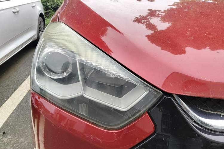 Used JAC Group Refine S2 2015 1.5L Manual Luxury Model Right Front Headlight