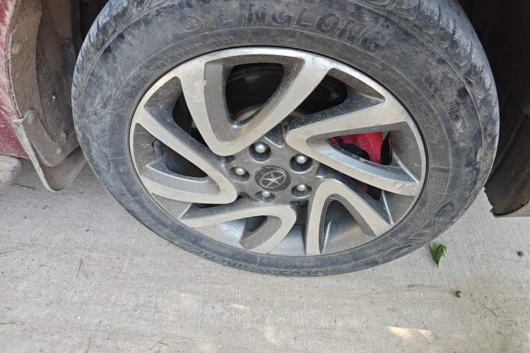 Used JAC Group Refine S2 2015 1.5L Manual Luxury Smart Model Right Front Wheel Hub