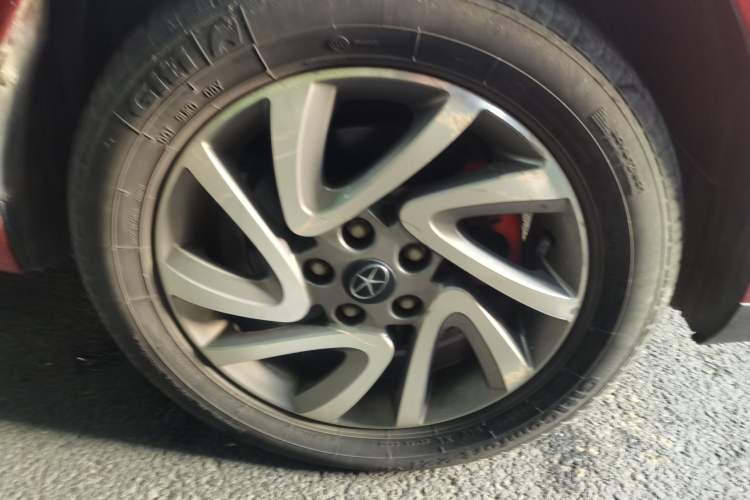Used JAC Group Refine S2 2015 1.5L Manual Luxury Smart Model Right Front Wheel Hub