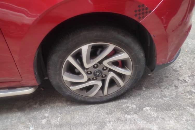 Used JAC Group Refine S2 2015 1.5L CVT Luxury Smart Version Right Front Wheel Hub