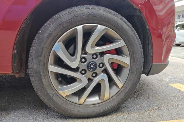 Used JAC Group Refine S2 2015 1.5L Manual Luxury Smart Model Right Front Wheel Hub
