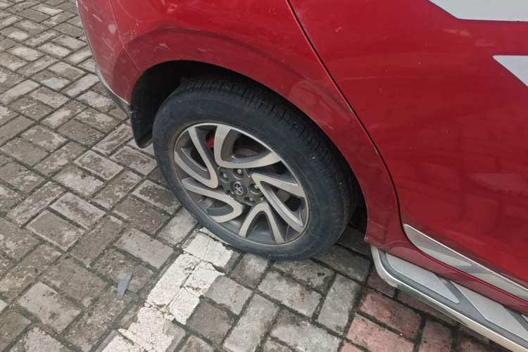 Used JAC Group Refine S2 2015 1.5L CVT Luxury Smart Version Right Rear Wheel Hub