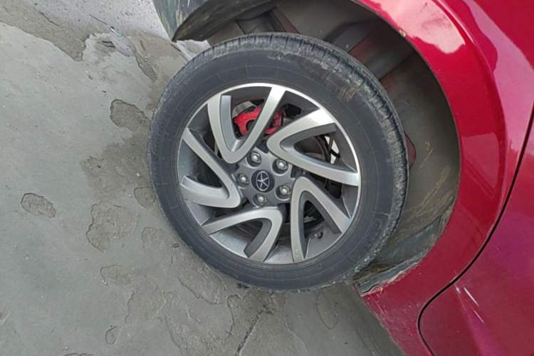Used JAC Group Refine S2 2015 1.5L CVT Luxury Smart Version Right Rear Wheel Hub