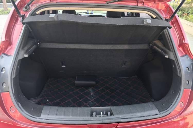 Used JAC Group Refine S2 2015 1.5L CVT Luxury Edition Trunk