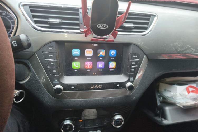Used JAC Group Refine S2 2015 1.5L CVT Luxury Edition Audio And AC Panel