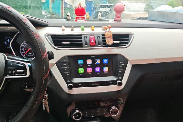 Used JAC Group Refine S2 2015 1.5L Manual Luxury Smart Model Audio And AC Panel