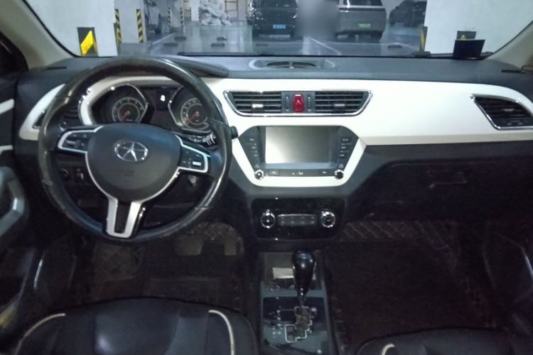 Used JAC Group Refine S2 2015 1.5L CVT Luxury Smart Version Center Console