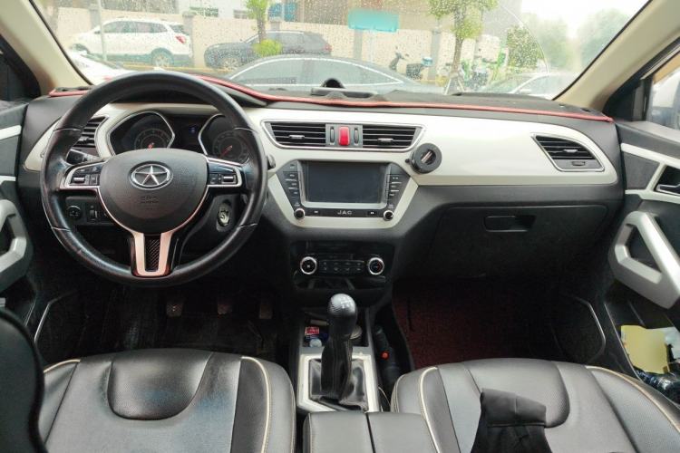 Used JAC Group Refine S2 2015 1.5L Manual Luxury Smart Model Center Console