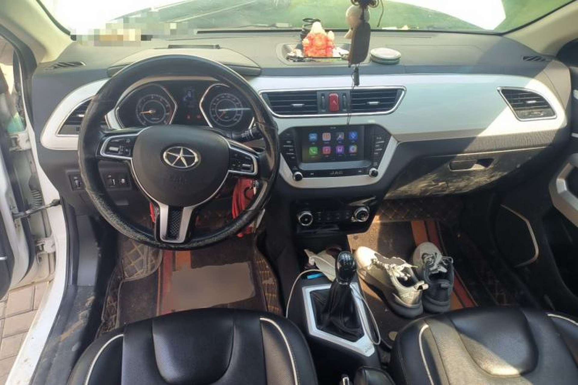 Used JAC Group Refine S2 2015 1.5L Manual Luxury Model Center Console