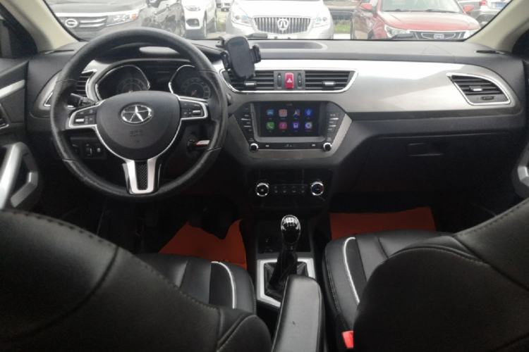 Used JAC Group Refine S2 2015 1.5L Manual Luxury Smart Model Center Console