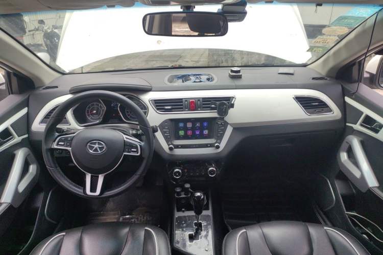 Used JAC Group Refine S2 2015 1.5L CVT Luxury Smart Version Center Console