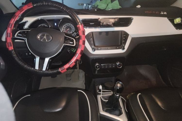 Used JAC Group Refine S2 2015 1.5L Manual Luxury Smart Model Center Console