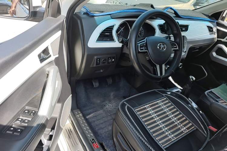 Used JAC Group Refine S2 2015 1.5L Manual Luxury Model Driver Seat