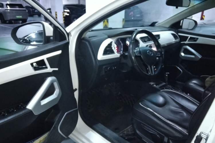 Used JAC Group Refine S2 2015 1.5L CVT Luxury Smart Version Driver Seat