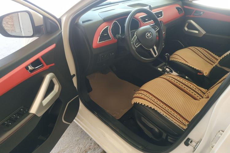 Used JAC Group Refine S2 2015 1.5L CVT Luxury Smart Version Driver Seat