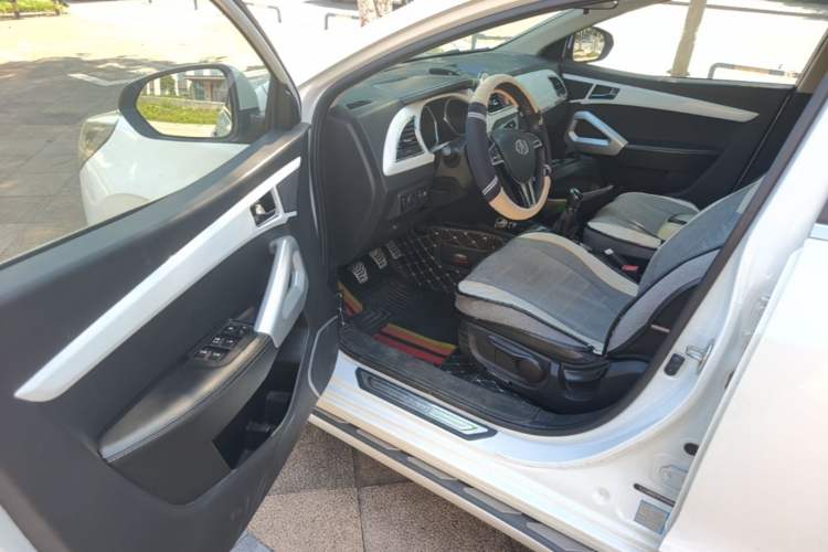 Used JAC Group Refine S2 2015 1.5L Manual Luxury Model Driver Seat