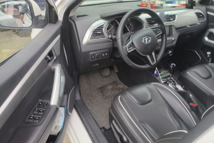 Used JAC Group Refine S2 2015 1.5L CVT Luxury Smart Version Driver Seat