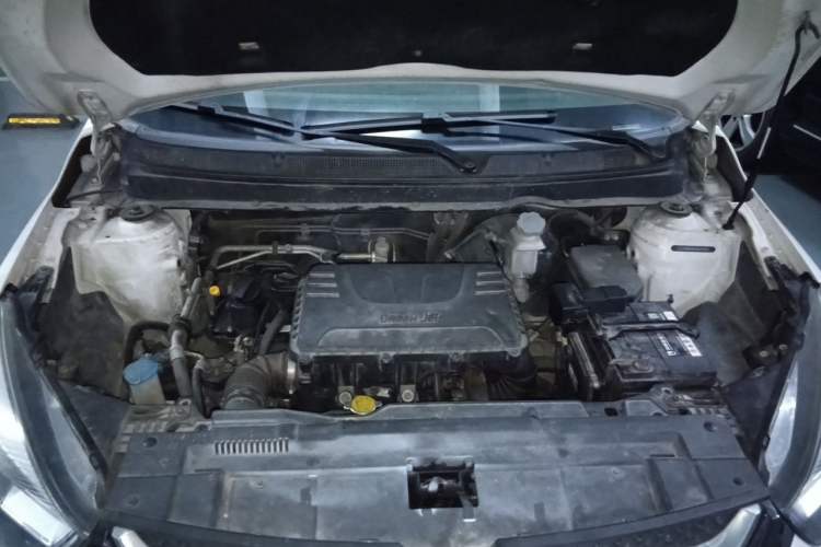 Used JAC Group Refine S2 2015 1.5L CVT Luxury Smart Version Engine Bay