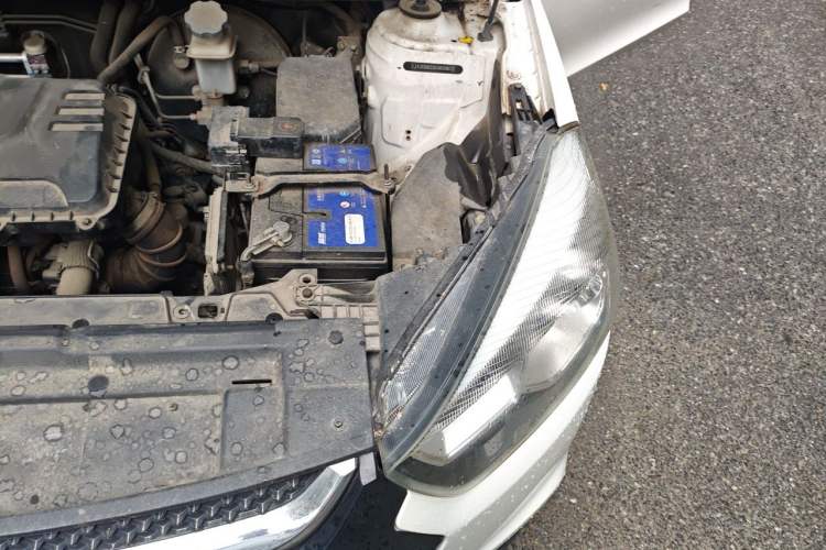 Used JAC Group Refine S2 2015 1.5L Manual Luxury Smart Model Engine Bay Left