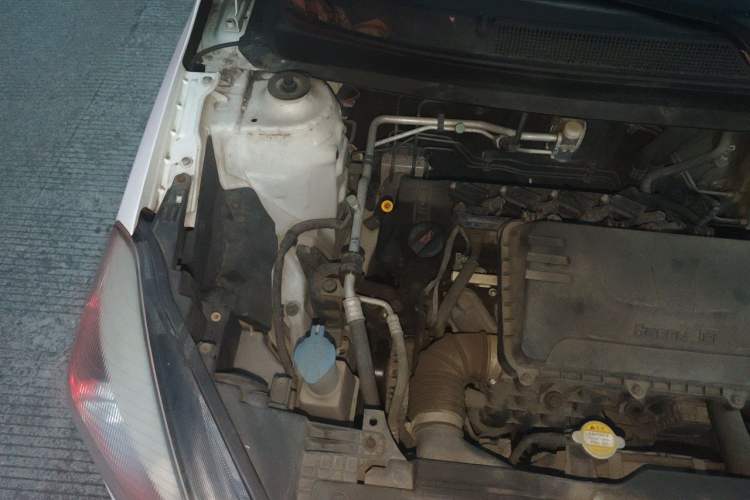 Used JAC Group Refine S2 2015 1.5L Manual Luxury Smart Model Engine Bay Right