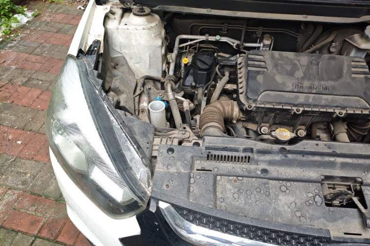 Used JAC Group Refine S2 2015 1.5L Manual Luxury Smart Model Engine Bay Right