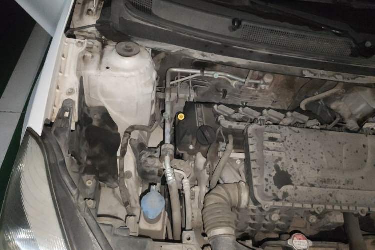 Used JAC Group Refine S2 2015 1.5L Manual Luxury Smart Model Engine Bay Right