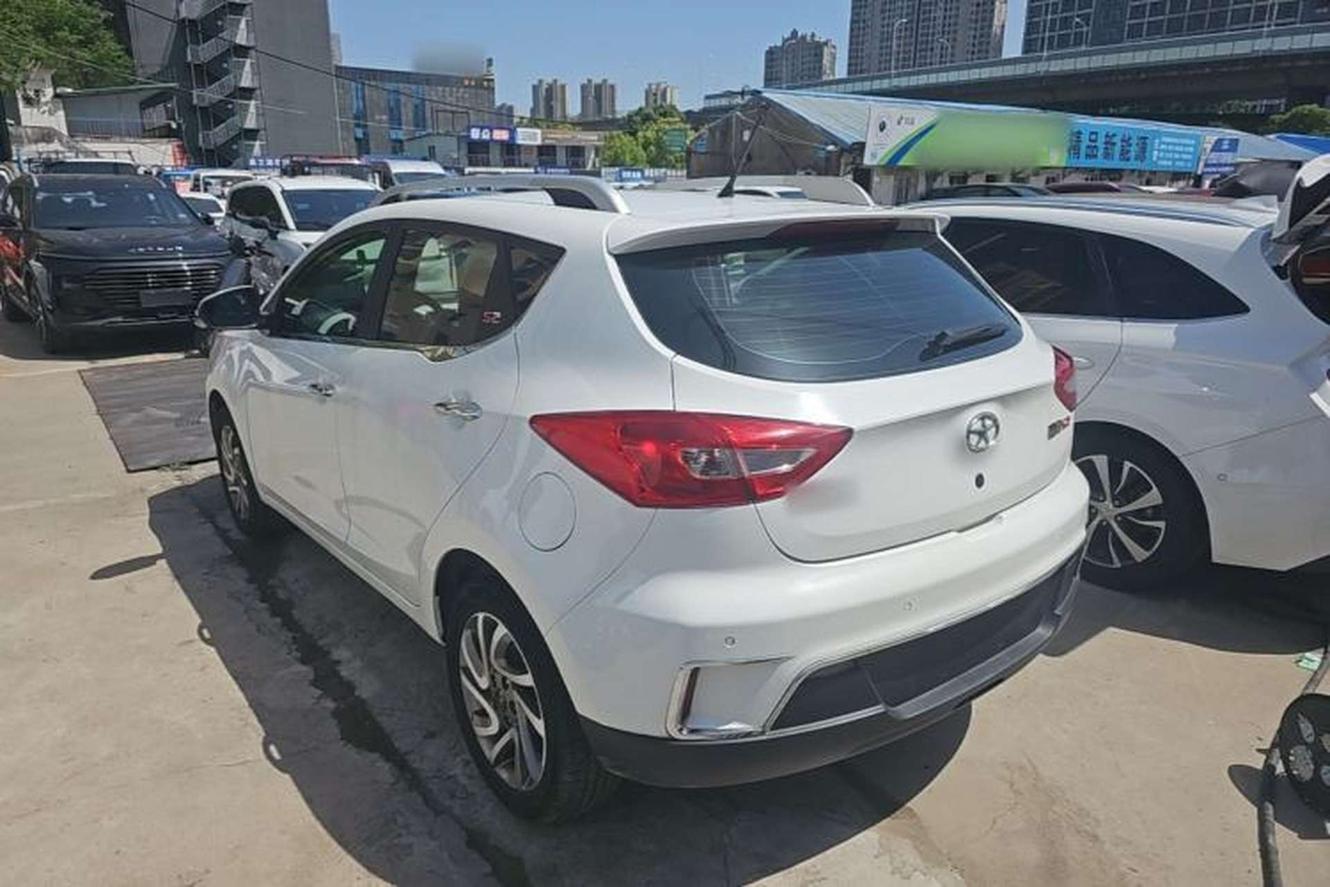 Used JAC Group Refine S2 2015 1.5L Manual Luxury Model Exterior 2