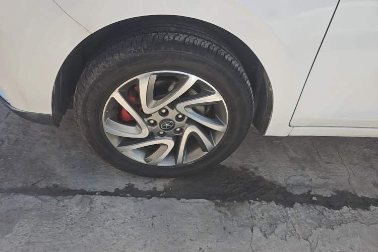 Used JAC Group Refine S2 2015 1.5L Manual Luxury Model Exterior 4