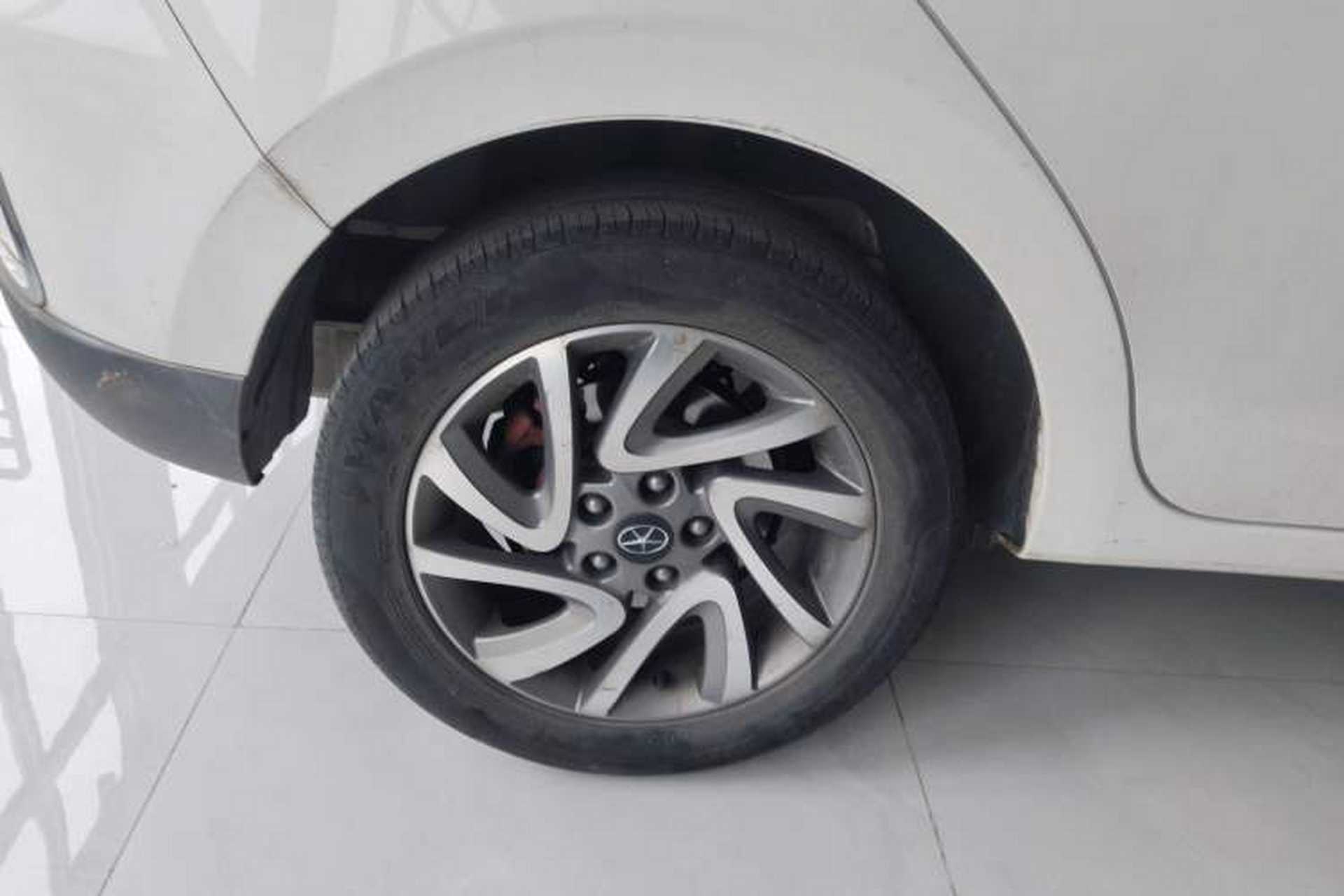 Used JAC Group Refine S2 2015 1.5L Manual Luxury Smart Model Exterior 5