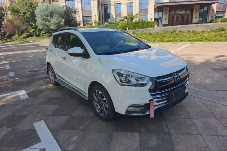 Used JAC Group Refine S2 2015 1.5L Manual Luxury Model Front Right 45 Deg
